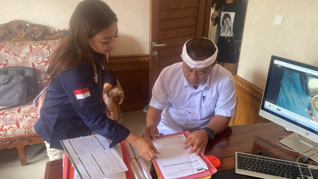 Bapak Perbekel Membuat Tabungan Pitra Yadnya